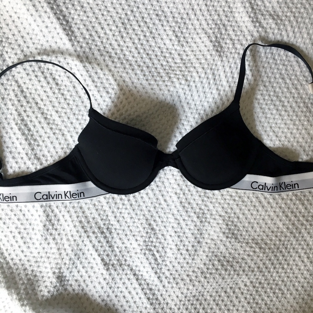 NWOT CALVIN KLEIN black padded underwire bra 34A